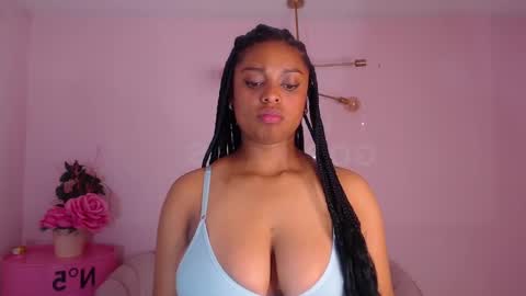 Snapshot of charlote_fun_a chatting on 12.12.24 Charlote online show from 12.12.24