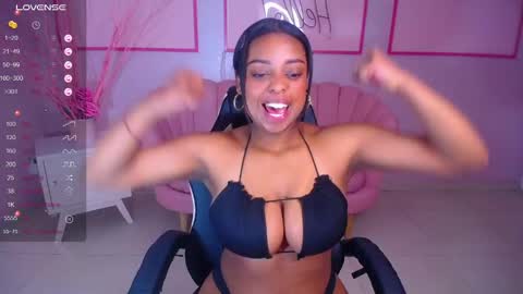Snapshot of charlote_fun_a chatting on 01.24.25 Charlote online show from 01.24.25