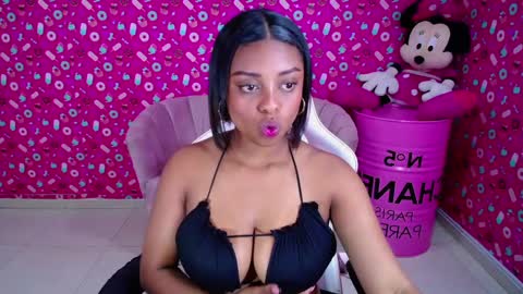 Snapshot of charlote_fun_a chatting on 01.27.25 Charlote online show from 01.27.25