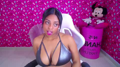 Snapshot of charlote_fun_a chatting on 02.05.25 Charlote online show from 02.05.25