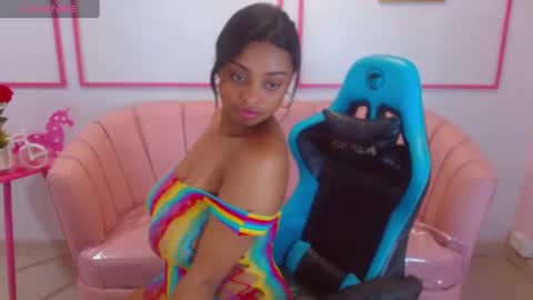 Snapshot of charlote_fun_a chatting on 02.11.25 Charlote online show from 02.11.25