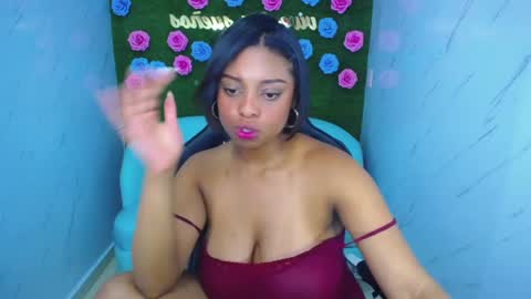 Snapshot of charlote_fun_a chatting on 03.12.25 Charlote online show from 03.12.25