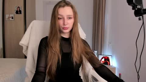 CharlottaWells online show from 11.16.25