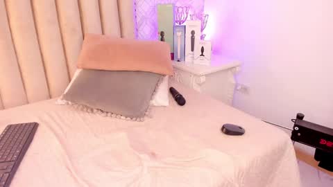   Charlotte  online show from 01.24.25