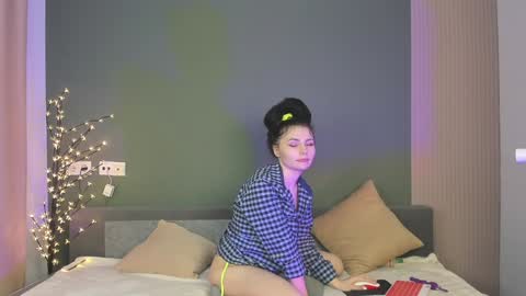 Charlotte online show from 02.02.25