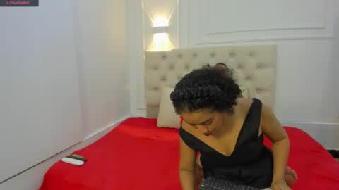 Snapshot of charlotte_dante212 chatting on 06.05.26 charlottte y dante online show from 06.05.26