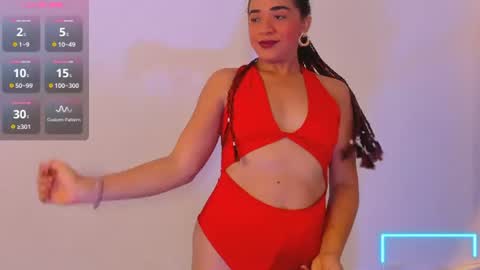 Snapshot of charlotte_dante212 chatting on 06.22.26 charlottte y dante online show from 06.22.26