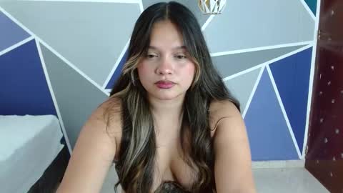 Charlotte  online show from 10.02.25