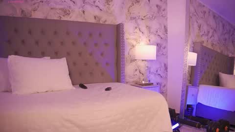 Charlotte online show from 01.11.26