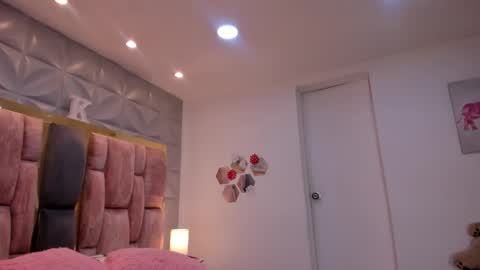 Charlotte Icee online show from 02.06.26