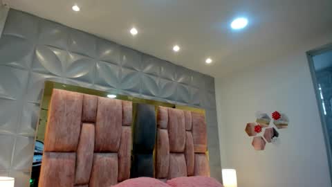 Charlotte Icee online show from 03.04.26