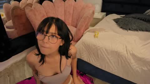 Snapshot of charlotte_knox chatting on 02.28.25 Charlotte online show from 02.28.25