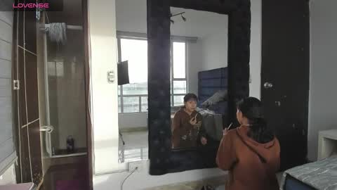 Snapshot of charlotte_knox chatting on 10.04.25 Charlotte online show from 10.04.25