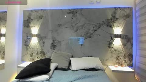 Snapshot of charlotte_knox chatting on 10.10.25 Charlotte online show from 10.10.25