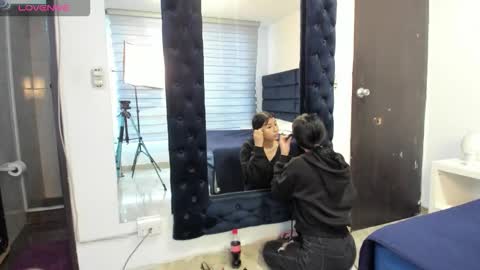 Snapshot of charlotte_knox chatting on 10.28.25 Charlotte online show from 10.28.25