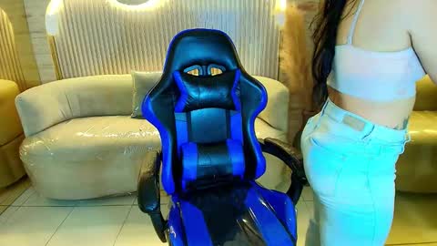 Charlotte  online show from 01.08.26