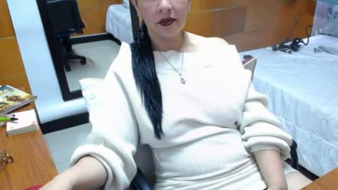 Snapshot of charlotte_temple chatting on 05.11.26 Charlotte online show from 05.11.26