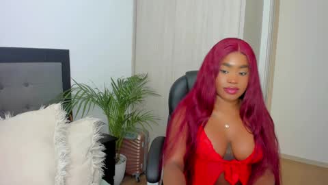 Snapshot of charlotte_tiller chatting on 12.12.24 Yuli online show from 12.12.24