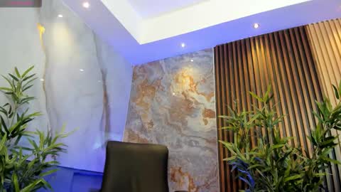 Charlotte  Everyday From 0700 to 1300 Col Time online show from 10.04.25