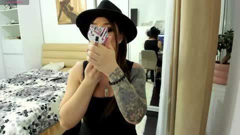 Snapshot of charlottedoll chatting on 04.28.26 Charlotte online show from 04.28.26