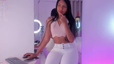 charlottee_evans1 online show from 10.30.25