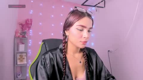 Snapshot of charlotteee_02 chatting on 10.16.25 charlotteee online show from 10.16.25