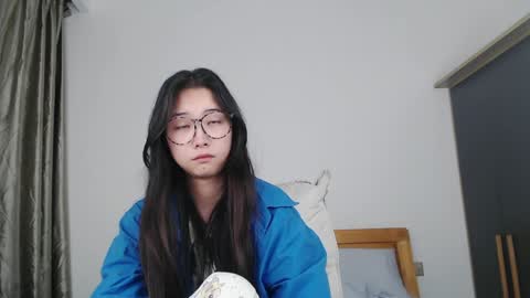 Snapshot of charlottelin chatting on 12.13.24 Charlotte online show from 12.13.24