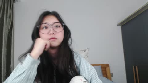 Snapshot of charlottelin chatting on 12.19.24 Charlotte online show from 12.19.24