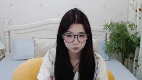 Snapshot of charlottelin chatting on 09.26.25 Charlotte online show from 09.26.25