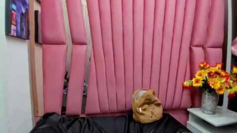 charlottestuart_ online show from 04.10.26