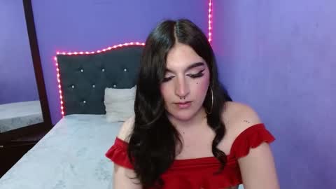 Snapshot of charlotteturners chatting on 02.05.25 VALERIA online show from 02.05.25