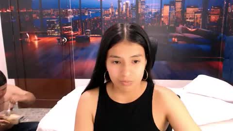 Snapshot of charlyandlaura chatting on 10.10.25 charlyandlaura online show from 10.10.25