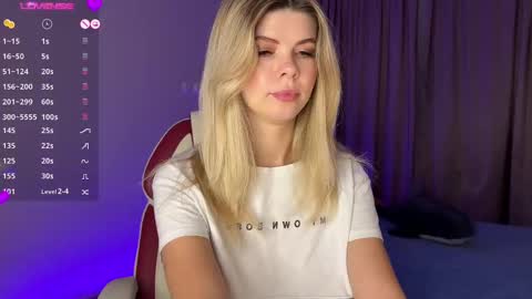 Snapshot of charming__kitty chatting on 12.03.24 Kira online show from 12.03.24