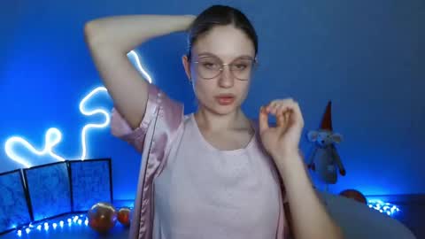 Michelle  online show from 01.05.25