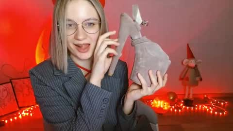 Michelle  online show from 01.11.25