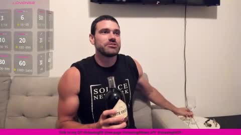 Snapshot of chasemason20 chatting on 10.17.25 Onlyfans chasingfit Instagram the arguer Twitter chasingfitOF online show from 10.17.25