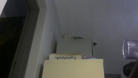 chaturbatordeluxe online show from 12.17.25