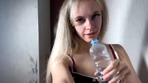 Snapshot of chayashortle chatting on 10.07.25 Milissa online show from 10.07.25