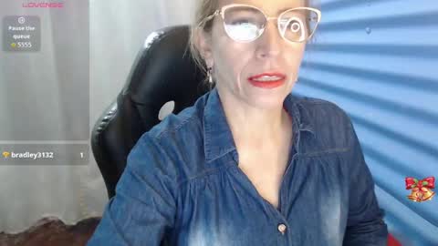 Snapshot of chayla_ruiz chatting on 04.17.26 CHAYLA VICTORIA RUIZ online show from 04.17.26
