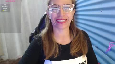 Snapshot of chayla_ruiz chatting on 04.25.26 CHAYLA VICTORIA RUIZ online show from 04.25.26