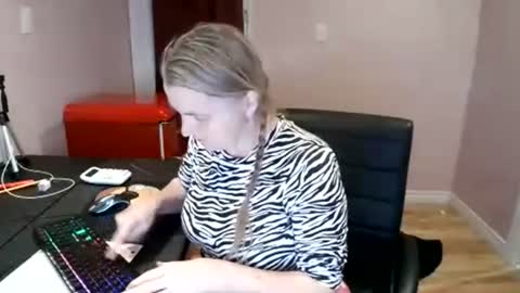 chealsiek online show from 10.26.25