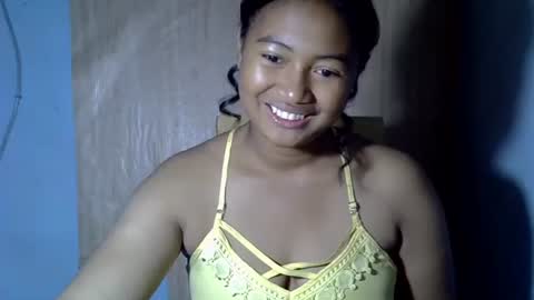 Snapshot of chechick_sahu chatting on 09.12.25 Angel online show from 09.12.25