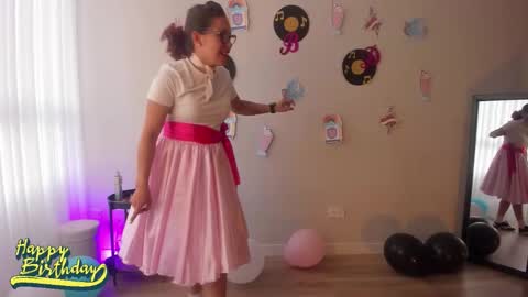 Snapshot of cheek_chic12 chatting on 09.26.25 Regina Phalange online show from 09.26.25