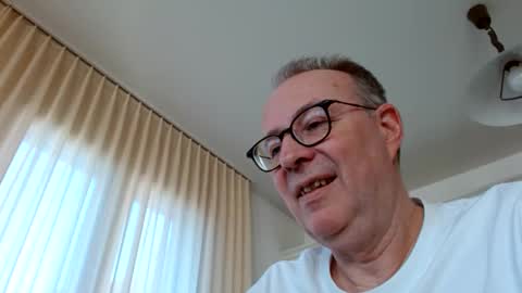 Snapshot of cheer2u chatting on 01.15.25 cheer2u online show from 01.15.25