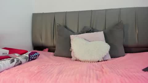Snapshot of cheerlynn chatting on 02.06.25 Cherlyn online show from 02.06.25