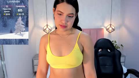 Snapshot of chelsyquinn chatting on 01.15.25 Camila  online show from 01.15.25