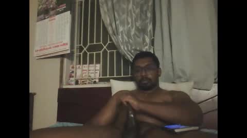Snapshot of chennaibull1011 chatting on 06.10.26 chennaibull1011 online show from 06.10.26