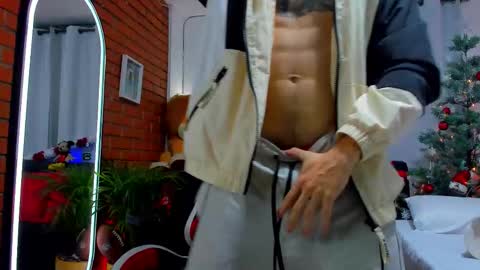 Snapshot of chepe_fit chatting on 11.29.25 chepe vause online show from 11.29.25