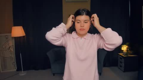 Snapshot of cheriearnet chatting on 10.29.25 Diana online show from 10.29.25