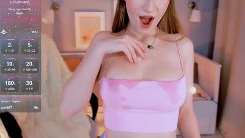 Snapshot of cheril_lady chatting on 01.11.25  Cheril  follow me  online show from 01.11.25